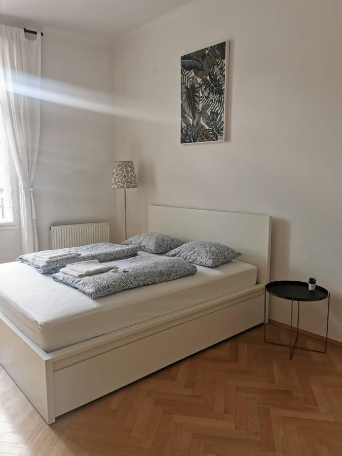 Central Mariahilfer Apartment 4 Min To The City Shopping Center And Schoenbrunn Palace 维也纳 外观 照片